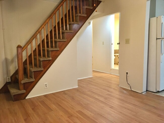 Foto del edificio - Get 1/2 off 1 Month Rent-Charming 3 Bedroom/1 Bathroom Home with Carport - Dundalk!
