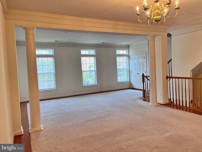 Foto del edificio - 5605 Harrington Falls Ln