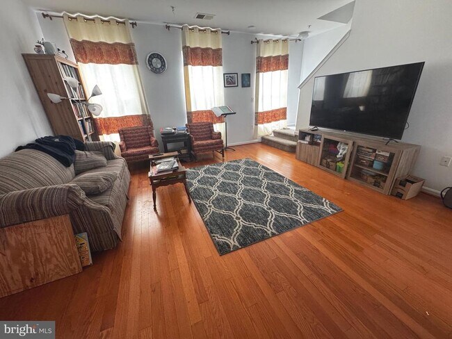 Foto del edificio - 108 Moore Dr