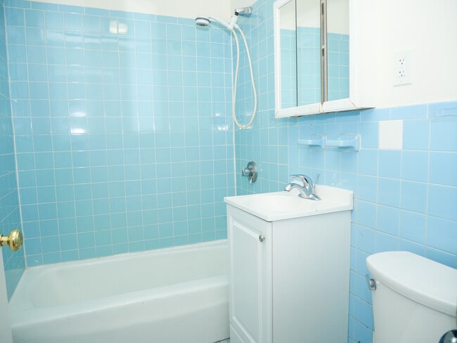 Foto del edificio - 1039 Commonwealth Avenue