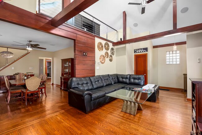 Foto del edificio - 5638 Botanical Ave