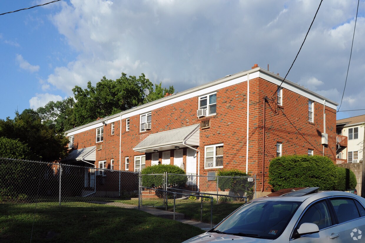 228-238 Marion ¡St - 228-238 Marion St