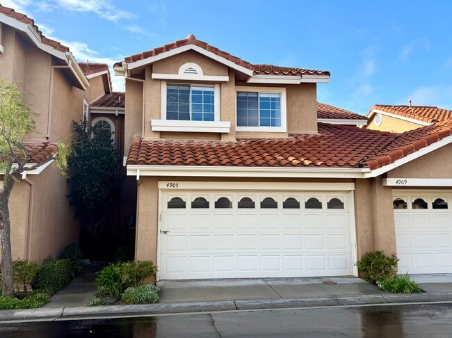 Foto del edificio - Beautiful 3 bed 2.5 bath home in Oak Park!