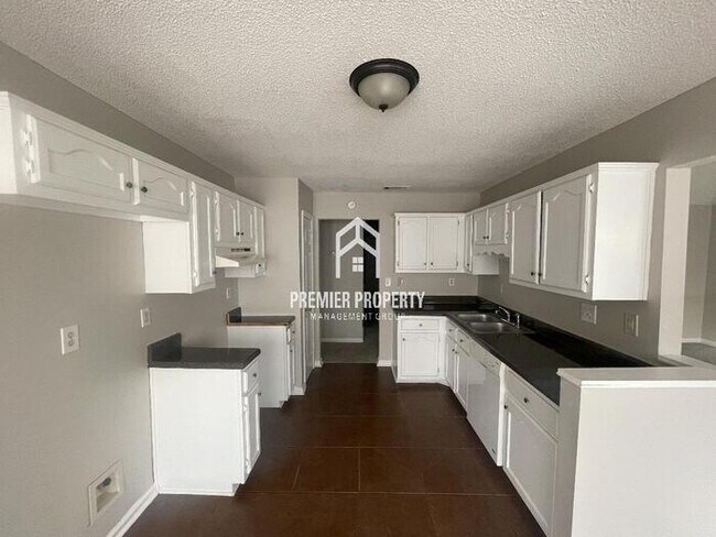 Foto del edificio - 5545 Dedo - Available Now!