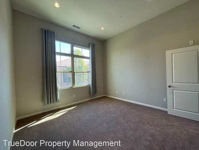 Foto del edificio - 2 br, 2 bath House - 24 Kempton