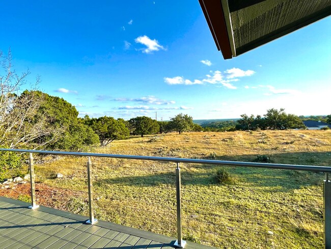 Foto del edificio - Working Ranch Estate Home