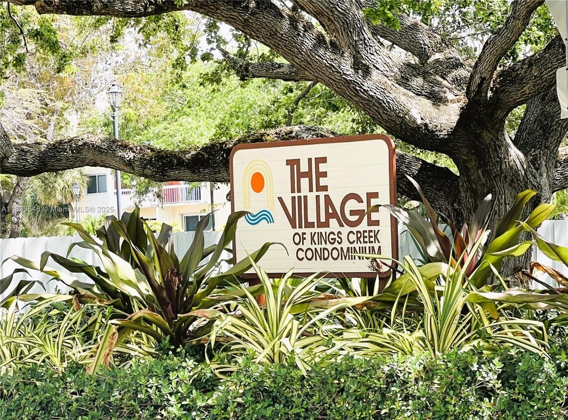 Primary Photo - 7705 Camino Real
