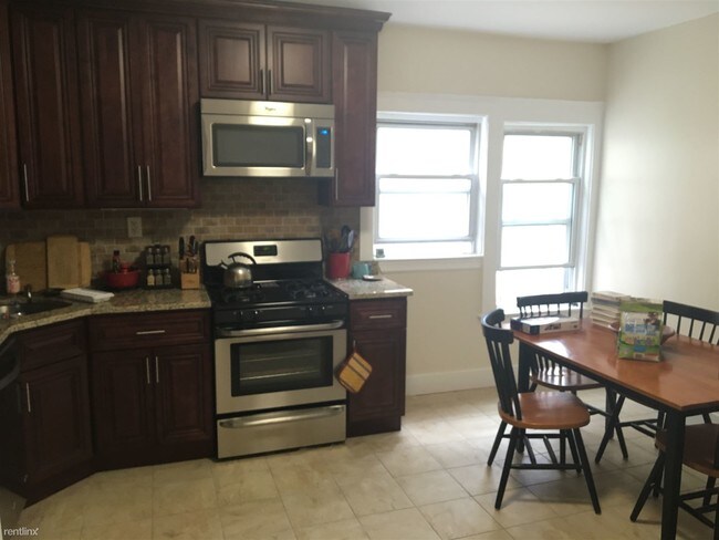 Building Photo - 20 Landers St