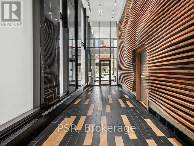 Photo du bâtiment - 111 Bathurst St