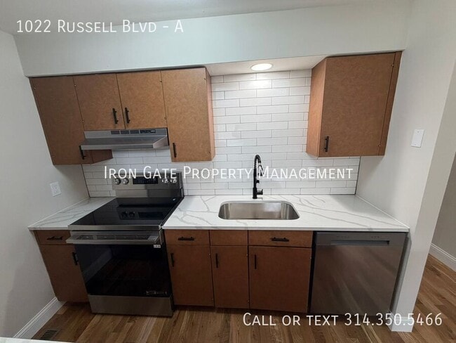 Foto del edificio - 1022 Russell Blvd
