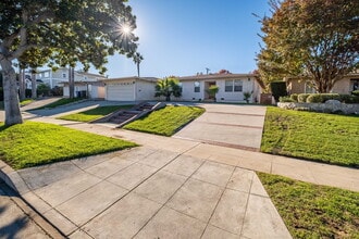 Building Photo - 7121 Arizona Ave