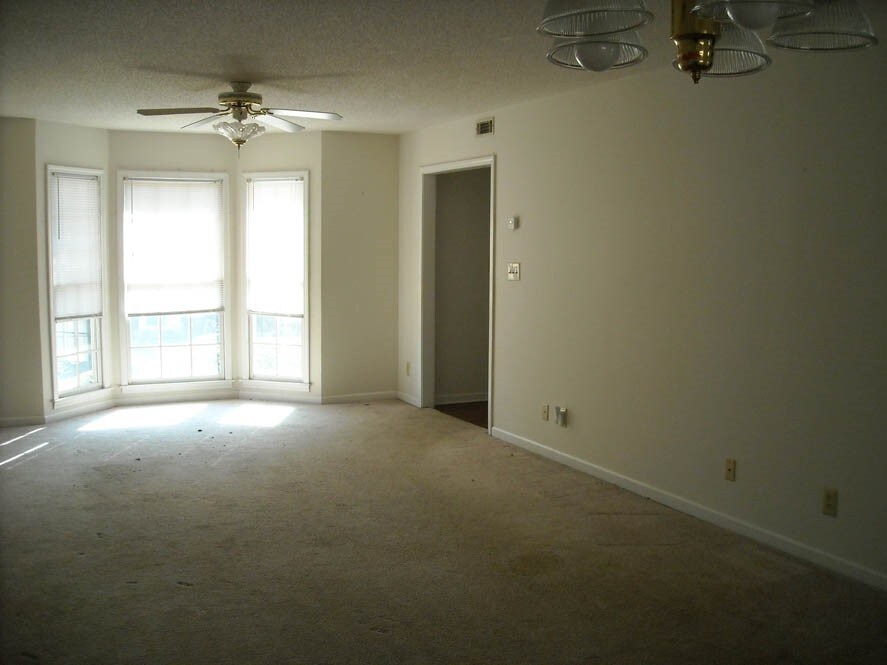 127 Colonial Dr, Toccoa, GA 30577 Apartments in Toccoa, GA