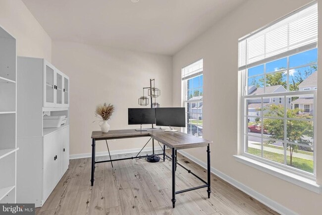 Foto del edificio - 2053 Whithorn Hl