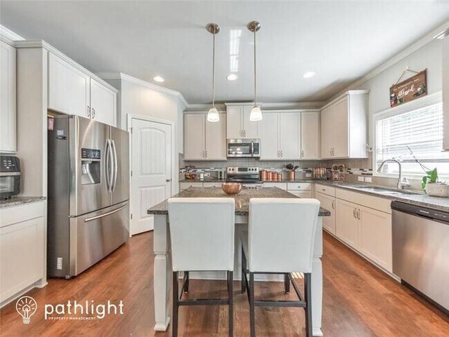 Building Photo - 5385 Silver Woods Walk, Powder Springs, GA...