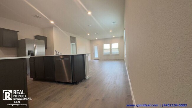 Building Photo - 4Bed/ 2.5 Bath Upscale House in Forney- Co...