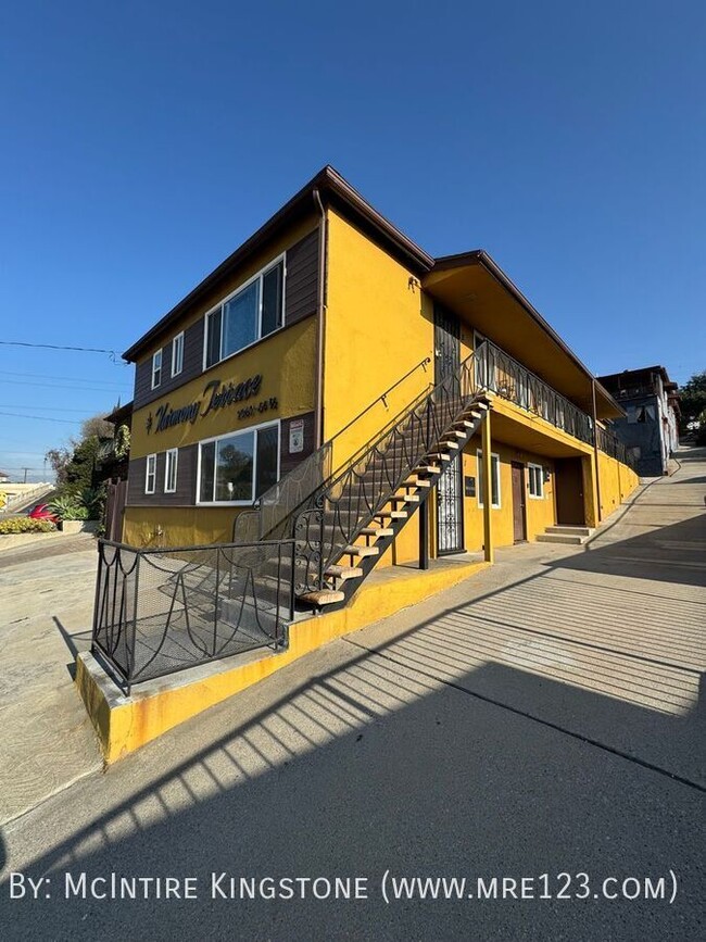 Building Photo - Beautifully Remodeled 1BD 1BA Unit in Hype...