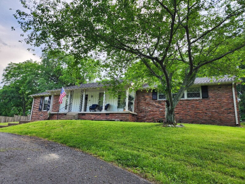 Primary Photo - 146 Bay Dr