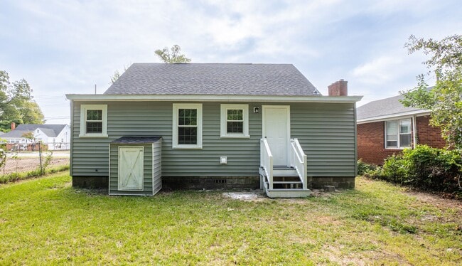 Building Photo - Welcome to this beautiful newly renovated ...