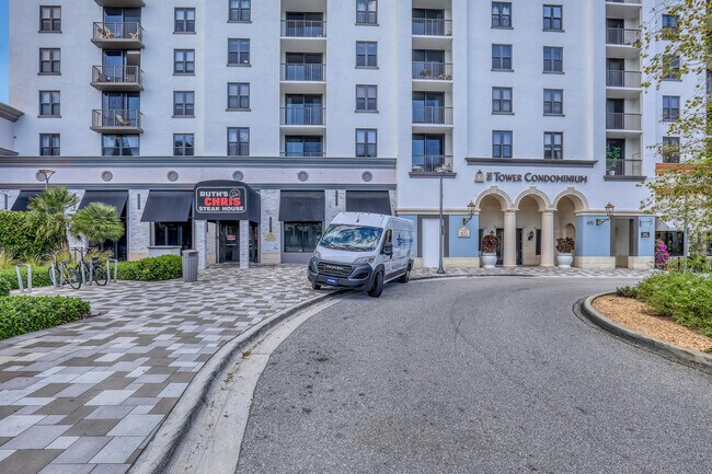 Foto del edificio - 651 Okeechobee Blvd