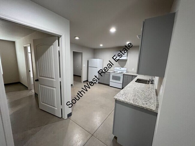 Foto del edificio - BRAND NEW 2 BED 2 BATH