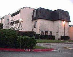Building Photo - 202 Plaza Verde Dr