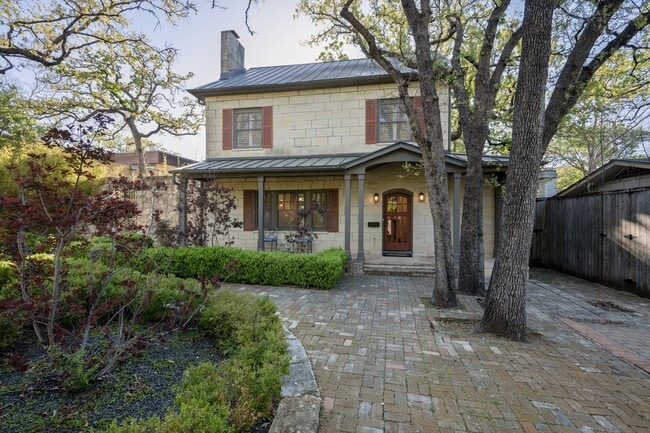 Building Photo - 1301 Kent Ln