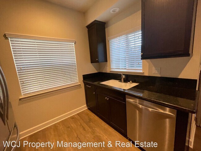 Building Photo - 3 br, 2.5 bath House - 5550 Aguacate St.