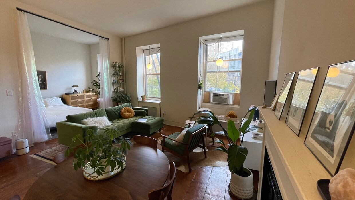 16 Abingdon Square Unit 2AB, New York, NY 10014 Room for Rent in New