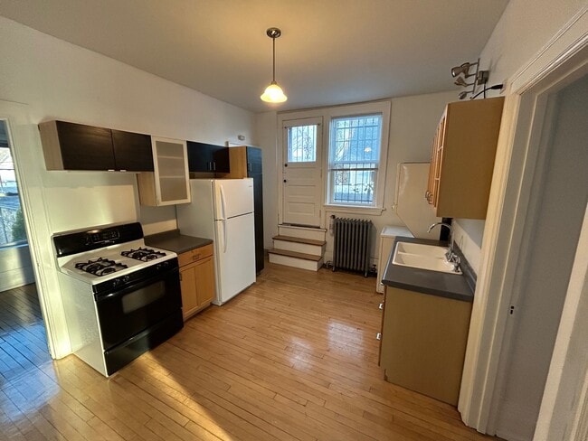 Kitchen - 2379 S Howell Ave