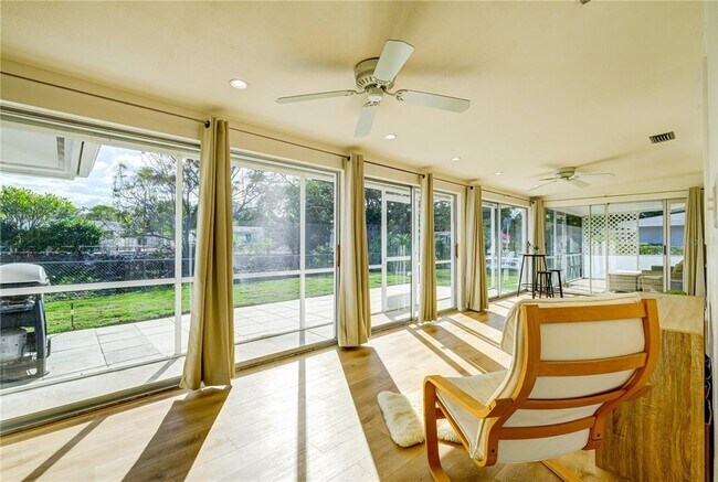 Foto del edificio - 3024 Rose St