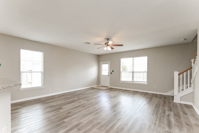 Building Photo - 17611 Sulphur Stream Dr
