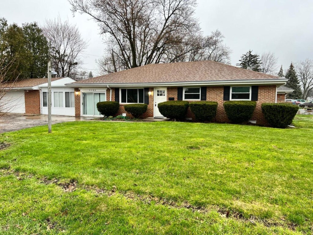 Primary Photo - 5708 Sims Dr, Toledo, OH 43615