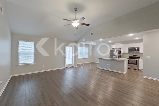 Building Photo - 118 Western Red Cedar Dr