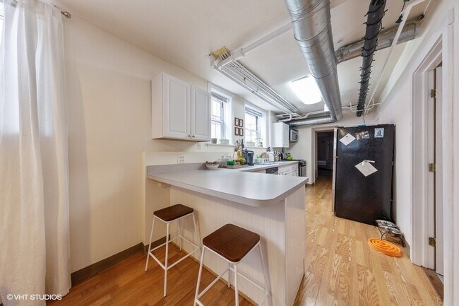 Foto del edificio - 613 W Surf St