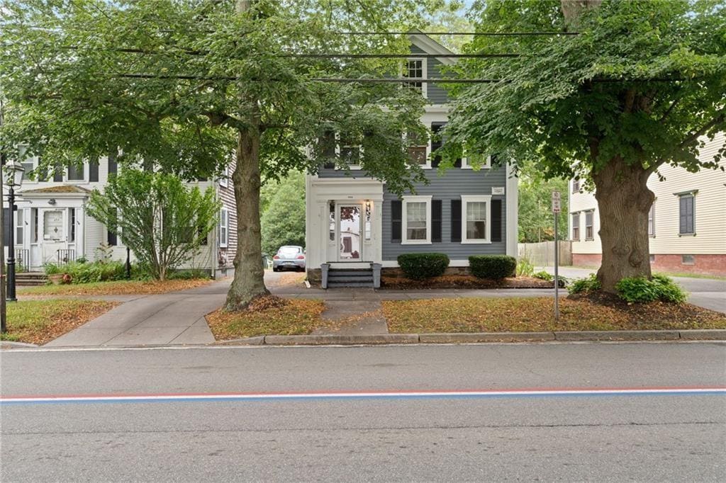 Primary Photo - 692 Hope St