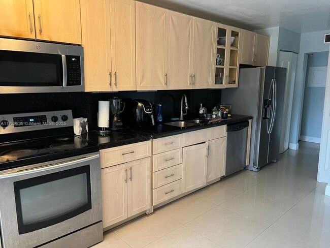 Foto del edificio - 2 bedroom in North Miami FL 33179