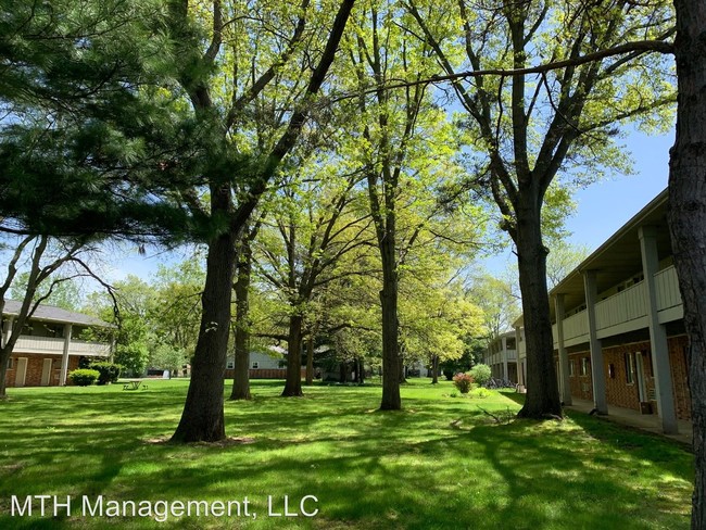 Foto del edificio - 9766-9846 Rosehill Rd