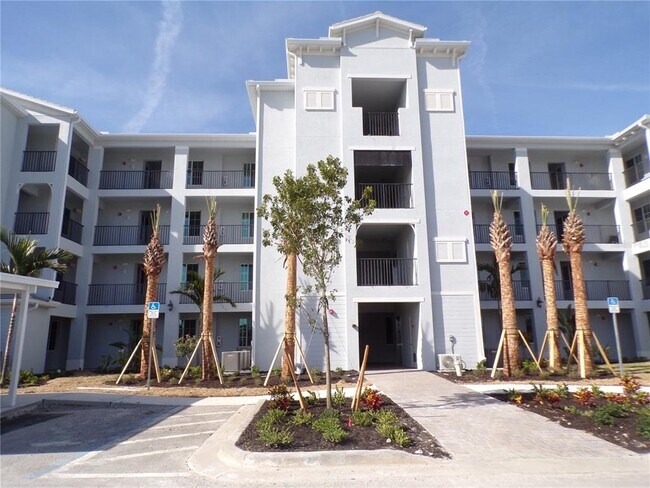 Foto del edificio - 14141 Heritage Landing Blvd