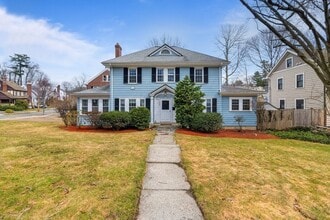 Building Photo - 859 Fellsway W