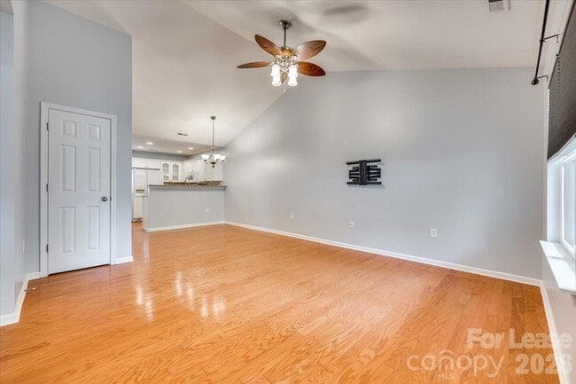 Building Photo - 2052 Shady Pond Dr