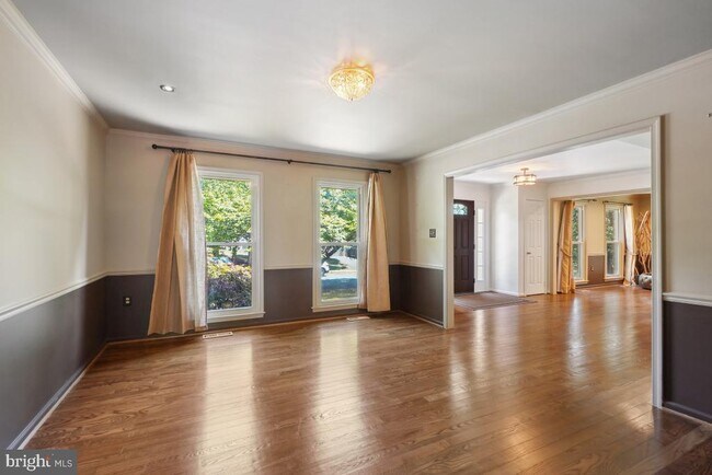Building Photo - 111 Argosy Dr