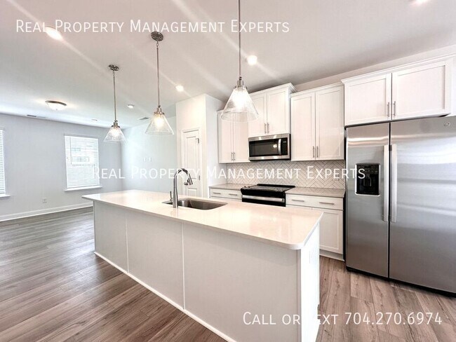 Building Photo - 5027 Layman Dr