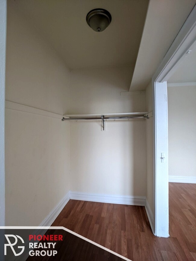 Building Photo - 4831 N Damen Ave