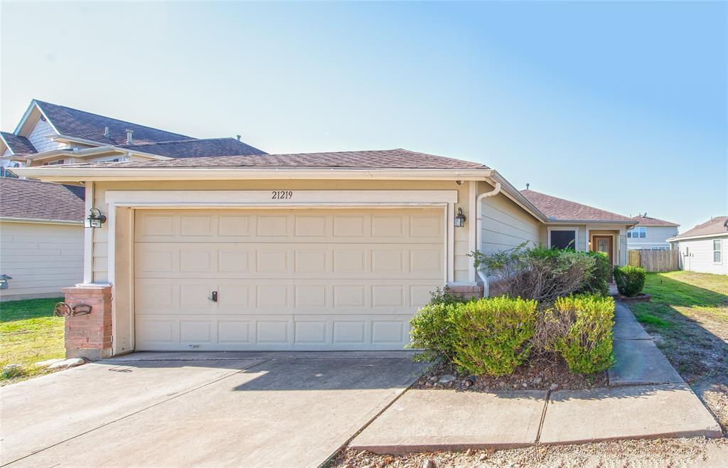 Foto principal - 21219 Misty Brook Bend Ln