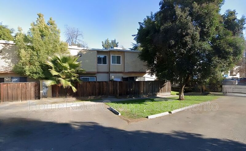 Primary Photo - 716 Northfield Dr