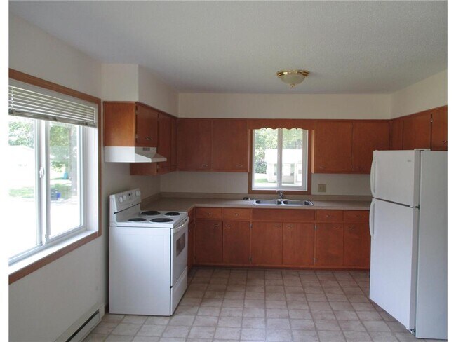 Foto del edificio - 512 Maple Ln