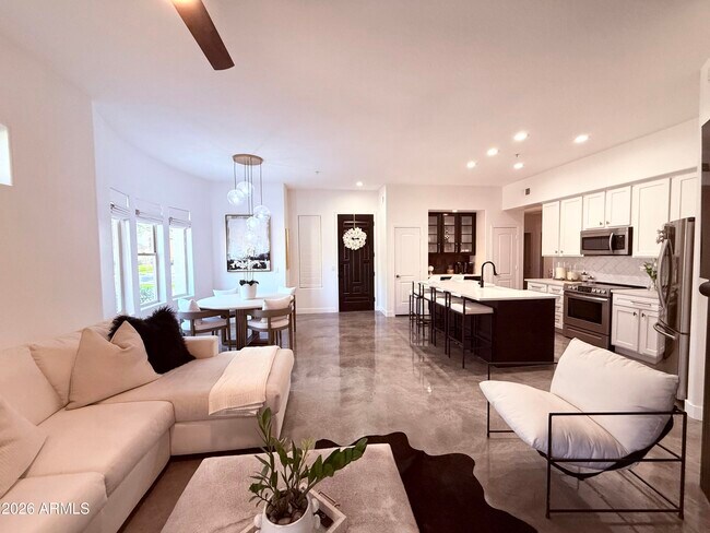 Foto del edificio - 11000 N 77th Pl