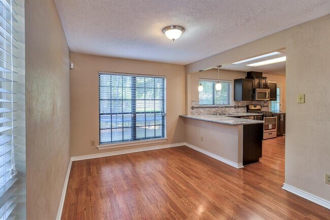 Building Photo - 1202 Berkeley Lake Ln