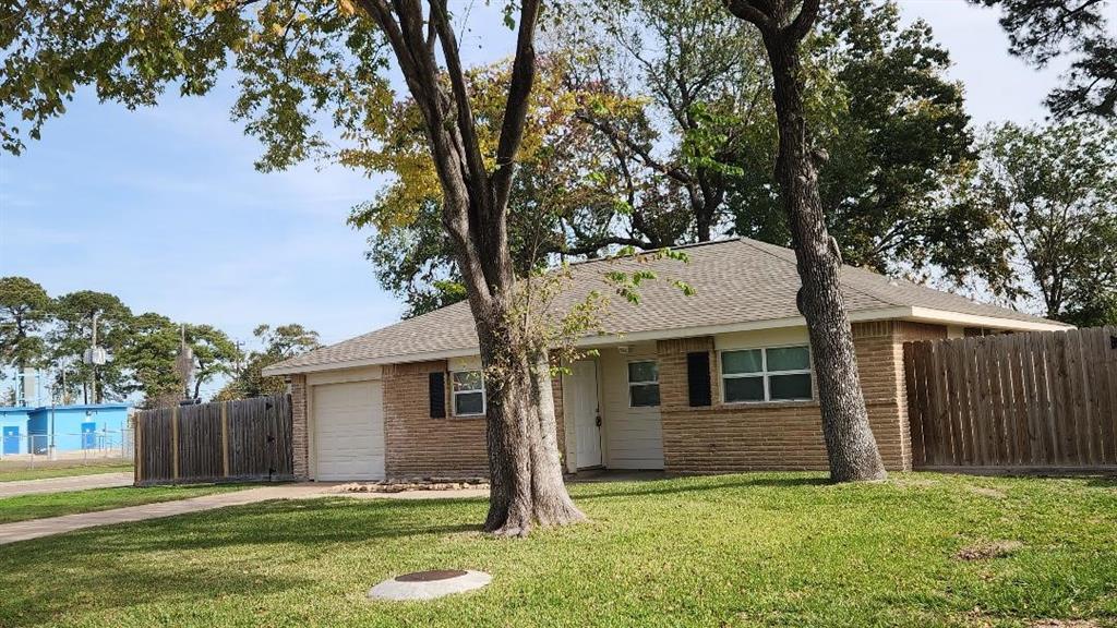 Primary Photo - 830 Deerpass Dr