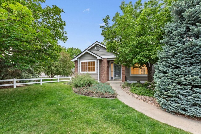 Foto del edificio - Charming Home in Mariana Glen – Backs to O...